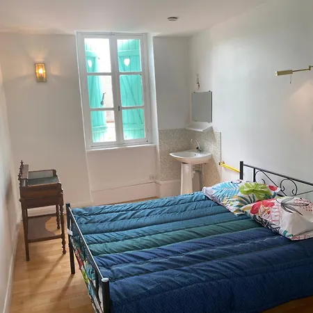 La Cafe De La Brocante Alojamento de Acomodação e Pequeno-almoço 3*